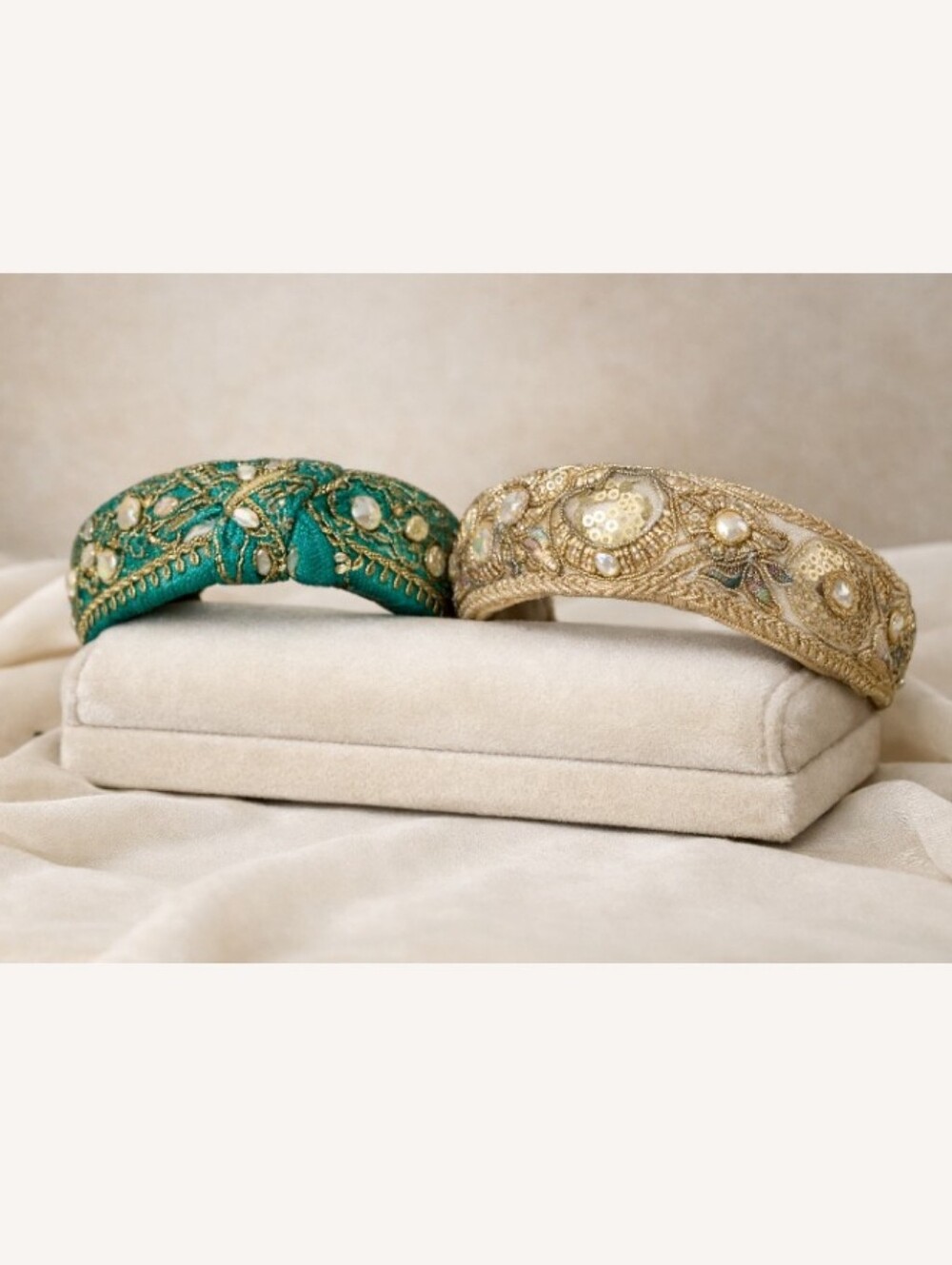 Elevate Your Style: Set of 2 Stunning Tie-Knot Headbands (Brand New!) ✨